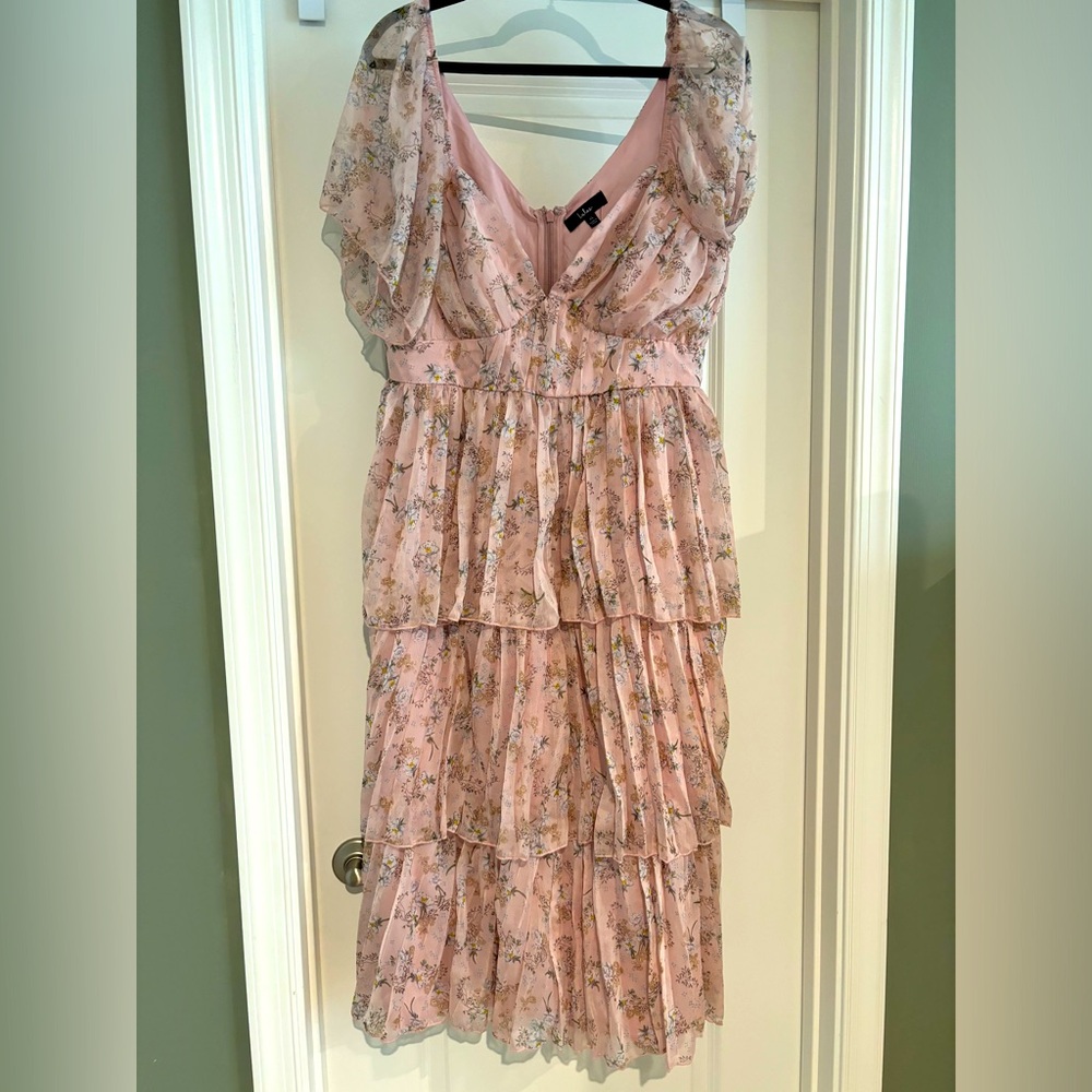 Lulus 
Gentle Charm Mauve Floral Print Pleated Tiered Midi Dress